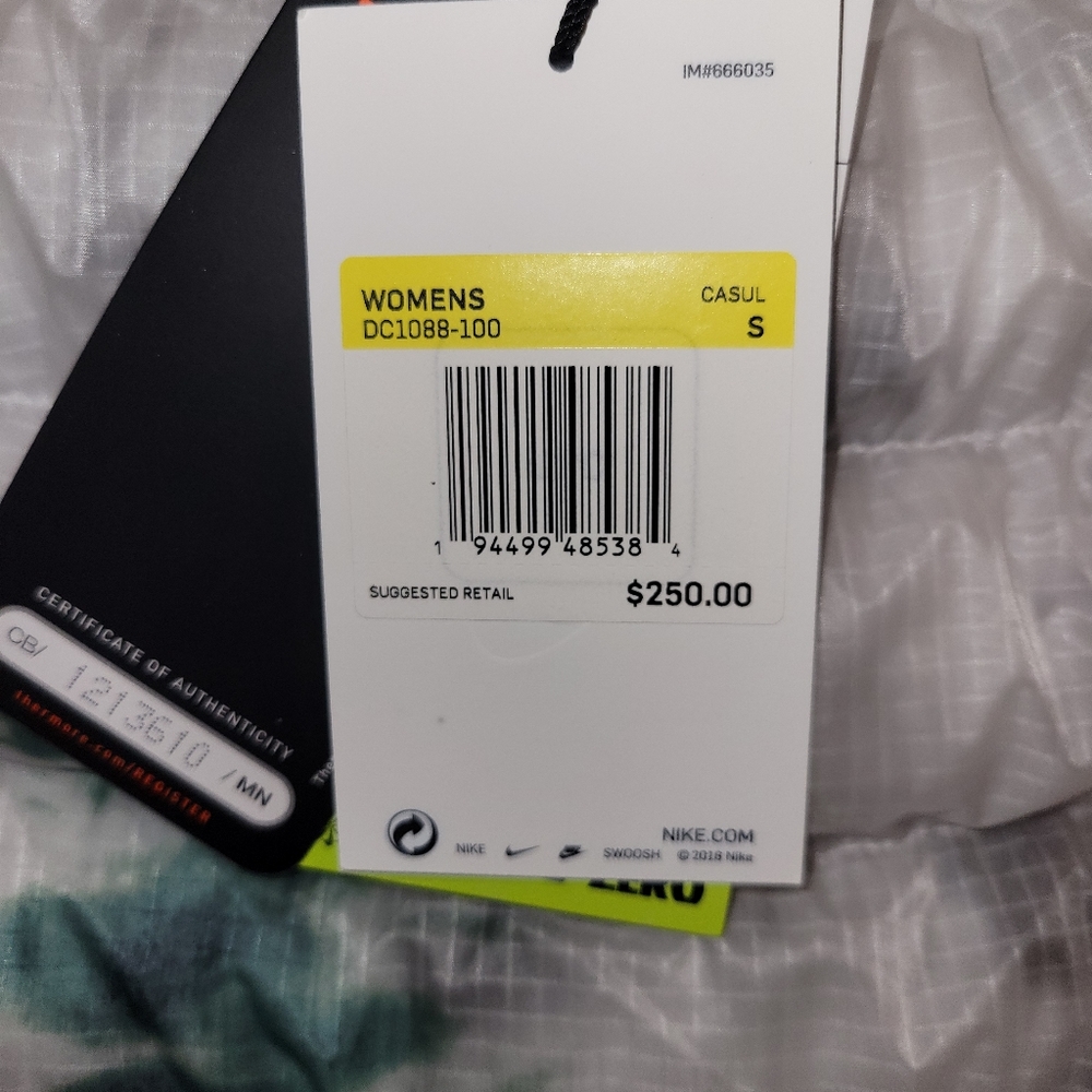 Nike x Stussy Insulated Skirt White/Gorge Green DC1088-100 Women's Size Small - Picture 4 of 7